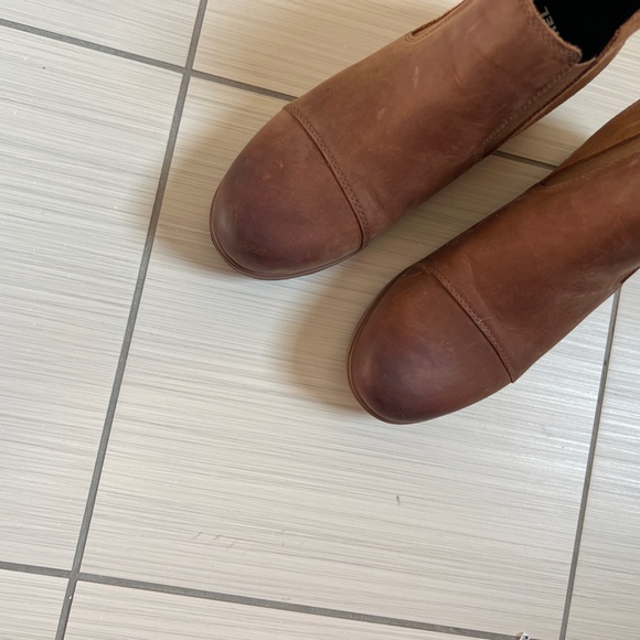 Sorel Evie Tan Leather Wedge Ankle Boots 8 - Picture 3 of 9